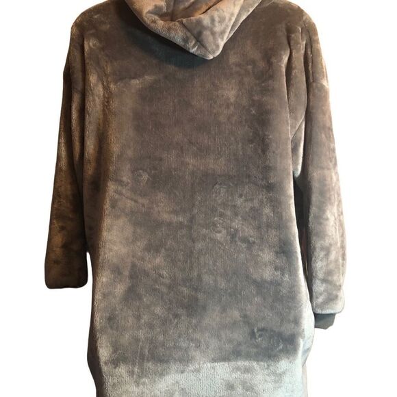 KoKoon Oversize Fleece Hoodie Blanket With Fluffy Lining. Gray and White - Picture 4 of 5